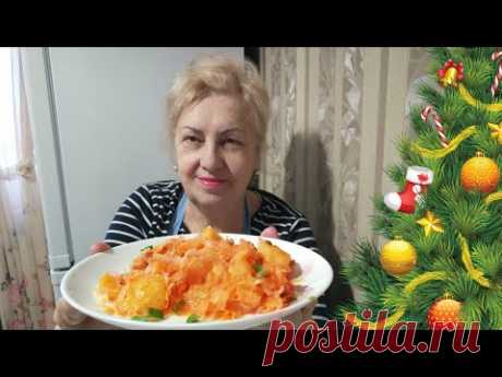 Тушеная капуста с картофелем.Получается очень вкусно и очень быстро.