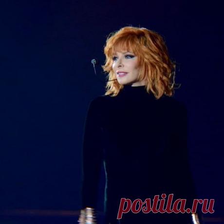 Photo by Mylène Farmer on March 08, 2020. May be an image of 1 person.