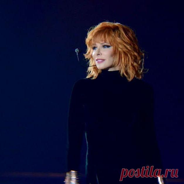 Photo by Mylène Farmer on March 08, 2020. May be an image of 1 person.