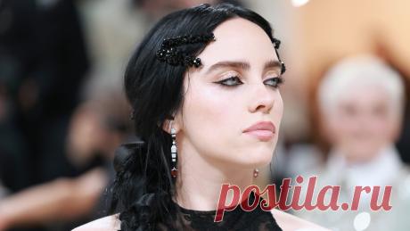 Билли Айлиш, 18 декабря, 2001