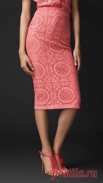Кружевное решето от Burberry