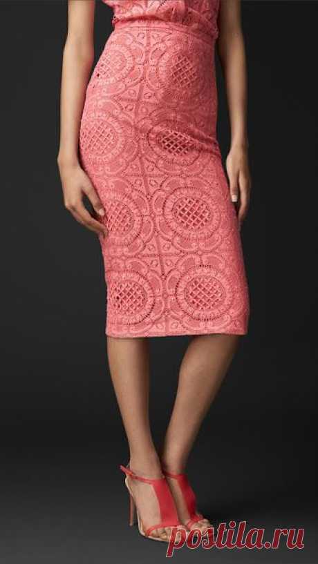 Кружевное решето от Burberry