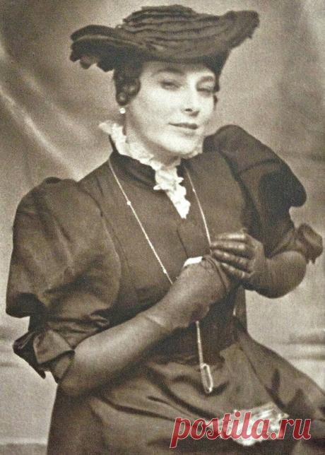 Софья Пилявская, 17 мая, 1911
 • 21 января 2000