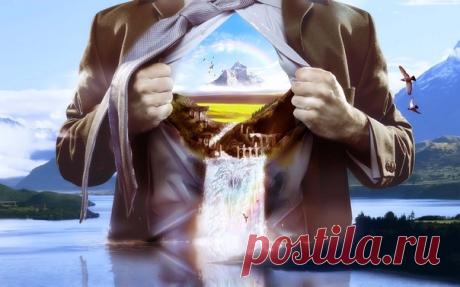 Я сегодня не слышу музыки,
той, которая есть в душе.
В тишине и пронзающей мУке
не найти мне дороги к себе.

Не пробиться сквозь думы-пропасти,
недоверия плотный туман,
и неверие в силы, способности
и растерянности капкан...

Для чего ж ты, душа, раскрывалась
до краев наполнялась с глубин,
не расплёскиваясь, волновалась,
изболевшись до ран и седин?..

Как мне выплеснуть то, что нажито
постоянным души трудом,
и кому урожайное жито
передать для работы потом...

Как понять в ...