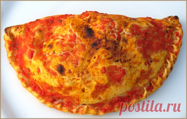Закрытая пицца Кальцоне - самая вкусная вещь из всего, что я пробовала в Италии!