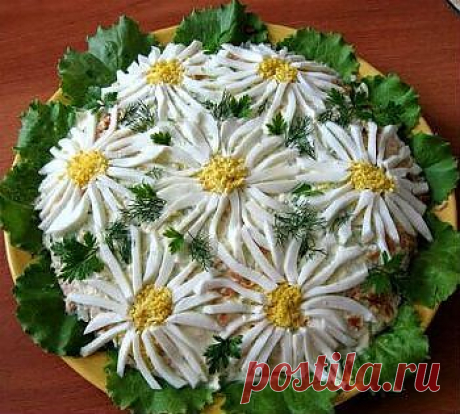 Рецепт салата «Ромашковое поле» с курицей и рисом - Салат с курицей . 1001 ЕДА вкусные рецепты с фото!