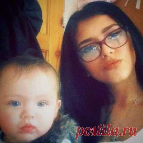 Молодая мама, родившая в 17 лет, рада, что не сделала аборт