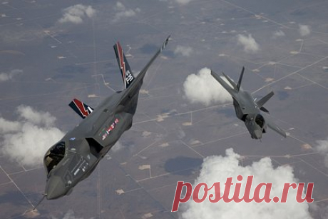 Только половину истребителей F-35 из парка Пентагона сочли боеспособными. Генерал-лейтенант Военно-воздушных сил (ВВС) США Майкл Шмидт заявил, что только около половины (53,1 процента) истребителей F-35 из парка Пентагона готовы к выполнению боевых задач, что значительно ниже целевого показателя в 65 процентов. В общей сложности парк США насчитывает свыше 540 истребителей данного типа.