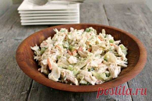 Салат с копченой курицей, шампиньонами и маринованными огурцами, рецепт с фото | Вкусные кулинарные рецепты Салат с копченой курицей, шампиньонами и маринованными огурцами, рецепт с фото | Самые вкусные кулинарные рецепты | Новые рецепты с фото и видео на «Kulinarow.ru»