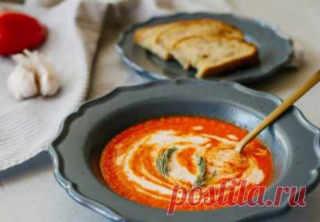 Суп-пюре из запеченных перцев - БУДЕТ ВКУСНО! - медиаплатформа МирТесен Ароматный и яркий крем-суп из запеченных перцев отлично впишется в ваше меню — простой, легкий в приготовлении и очень полезный! ИНГРЕДИЕНТОВ НА 3 ПОРЦИИ перец болгарский красный 3 шт. морковь 1 шт. сельдерей стебли 1 шт. лук репчатый 1 шт. чеснок 2 зубчика оливковое масло 3 ст. л. зира 1 щепотка