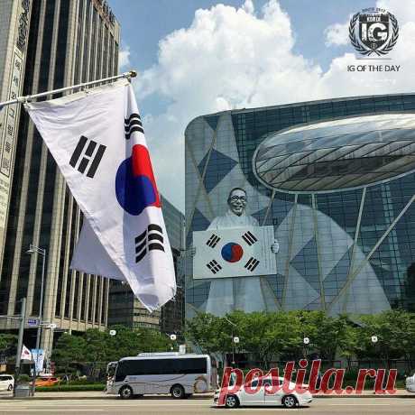 ! I G ⊕ KOREA® в Instagram: «present I G O F T H E D A Y P H O T O | @beat_ L O C A T I O N | Seoul, South Korea F R O M | @ig.korea A D M I N | @es_kwon S E L E C T E D | @es_kwon F E A T U R E D T A G | #ig_korea #igd_081515 Add hashtag #ig_korea to your best shots of Korea for a chance to be featured. 한국에서 찍은 사진에 #ig_korea 해쉬태그를 붙여주세요. 매일 멋진 사진을 선정하여 게시합니다. M A I L | igworldclub@gmail.com S O C I A L | Facebook • Twitter M E M B E R S | @igworldclub_officialaccount C O U N T R Y R E Q U I R