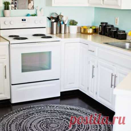 Коврик из лоскутков и бельевой веревки