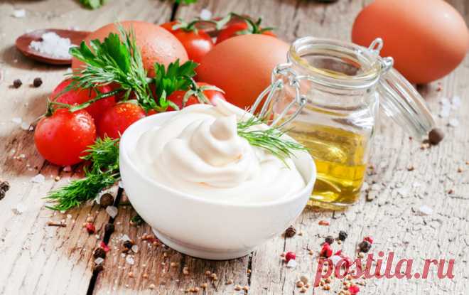 Достойная замена жирному майонезу! 12 рецептов вкуснейших заправок, и все в одной статье.