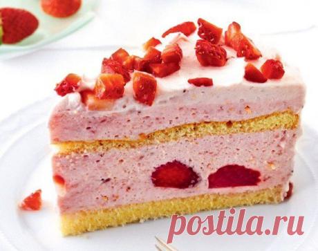 "ЛЕНИВЕЦ" клубничный - торт бисквитный ! Время приготовления: 30 мин с готовым бисквитом, около 1.10 часа - если выпекаете сами !
Приятного аппетита !