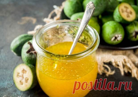 Заморский плод: что приготовить с фейхоа - Будет вкусно - Социальная сеть "МТ.RU" Фейхоа по вкусу напоминает землянику, киви и ананас одновременно. Впервые фрукт, названный в честь португальского натуралиста Жоана де Силвы Фейжо, был обнаружен в горах Бразилии в конце XIX века. В Европе же фейхоа получила признание только в ХХ веке, где ее оценили прежде всего за целебные Подписывайтесь, читайте, комментируйте, ставьте лайки
