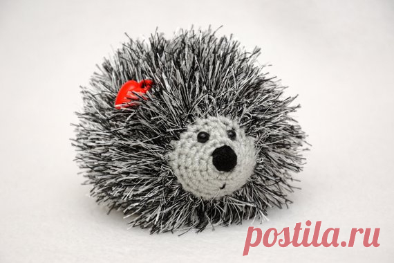regalo niños inspiracional para el regalo de novia para su erizo de ganchillo miniatura de Amigurumi mascotas corazón peluche juguete niños cosas de peluche animales San Valentín regalo de novia para ganchillo erizo corazón peluche juguete niños cosas juguete peluche Animal Amigurumi día de San Valentín Regalo ideas de punto  Erizo de ganchillo pequeño maravilloso. Juguete muy bonito, acogedor, suave.  El tamaño del erizo: longitud 4(10 cm), altura