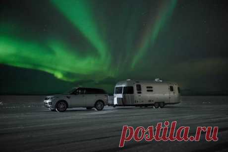 К путешествиям готов! Range Rover Sport Hybrid и трейлер Airstream.