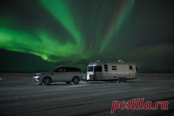 К путешествиям готов! Range Rover Sport Hybrid и трейлер Airstream.