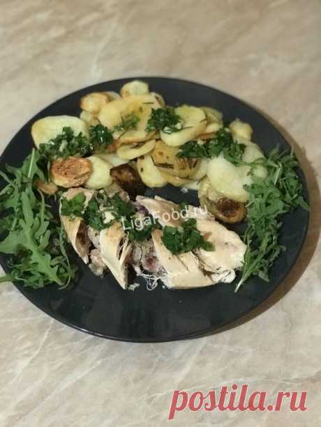 Фаршированная куриная грудка под цитрусовым соусом