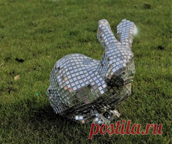 Садовый зеркальный заяц своими руками