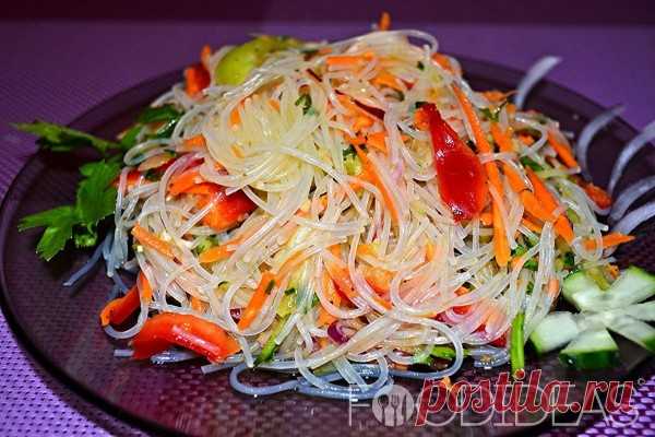 Салат из фунчозы с овощами - рецепт приготовления с фото