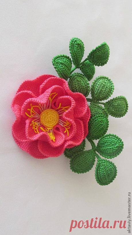 Купить Брошь вязаная-Шиповник - брошь, брошь цветок, брошь ручной работы, Вязание крючком