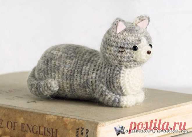 Вязание котенка в технике амигуруми Вязание котенка в технике амигуруми - описание вязания крючком миниатюрной детской игрушки.