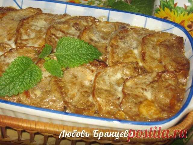 Шикарная горячая закуска — баклажаны, запеченные с грибами  в сметанном соусе.