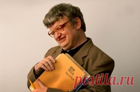 Человек, выучивший наизусть 12 000 книг Синдром Саванта или «синдром одаренности» &mdash; это патологическое состояние, поражающее небольшой процент людей с нарушениями развития нервной системы. При котором люди, имея расстройства, инвалидность или черепно-мозговые травмы, обладают экстраординарными умственными...