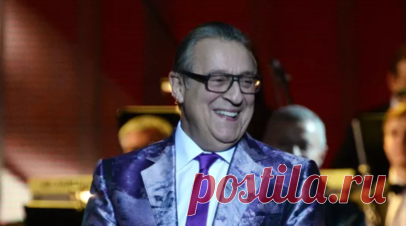 Геннадий Хазанов. «Вот он — юбилей. 80 лет. В эпоху, когда эстрада умерла, сатира заместилась стендапом, а публичная речь стала либо пропагандой, либо криминалом. Что может сказать Хазанов сегодня? Его старые монологи звучат зловеще актуально. Его студент, который учит бессмысленные фразы, чтобы его оставили в покое, — это портрет современного человека. Хазанов в свои 80 лет — это не просто живой классик. Это памятник самому себе, воздвигнутый при жизни». Читать далее