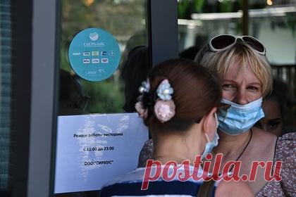 Россияне начали сильнее бояться коронавируса. Компании «Росгосстрах жизнь» и «Росгосстрах» провели опрос с участием 1,5 тысячи человек и сделали выводы о главных страхах россиян. Как отметили респонденты, больше всего они боятся болезни близких или родных. Реже всего россияне опасаются собак и закрытия границ для путешествий.