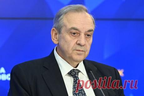 Постпред Крыма предостерег Грецию от передачи Украине комплексов С-300. Постпред Крыма при президенте РФ, вице-премьер правительства республики Георгий Мурадов оценил намерение Греции передать Украине зенитно-ракетные комплексы С-300 как «рискованный шаг». Он также отметил, что С-300 «не будут работать против России» из-за системы распознавания «свой — чужой».