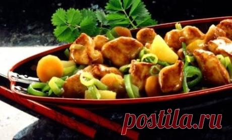 Куриная грудка с ананасами