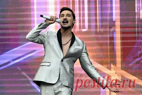 Дима Билан выступил на детском форуме и получил более пяти миллионов рублей. Российский певец Дима Билан получил более пяти миллионов рублей за получасовое выступление на Международном детском культурном форуме. По данным канала, гонорар артиста в полтора раза превысил общий призовой фонд мероприятия, также он является больше стандартной суммы, получаемой певцом за выступление, на 30 процентов.