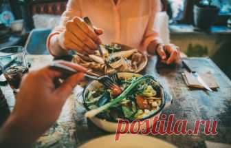 7 продуктов, которые только кажутся полезными Оказывается, что далеко не все продукты, которые принято считать полезными, на самом деле приносят желаемую пользу здоровью. Рассказываем, от каких продуктов стоит отказаться.