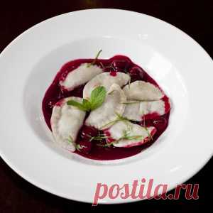 Кухня Кубани: борщ по-кубански, кабачковый торт, вареники с вишней и медом