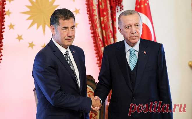 Hürriyet узнала, кого поддержит экс-кандидат в президенты Турции Оган. Бывший кандидат в президенты Турции от правого альянса ATA Синан Оган, набравший в первом туре президентских выборов 5,2% голосов, заявит о поддержке действующего президента Реджепа Тайипа Эрдогана во втором туре, сообщает Hürriyet.