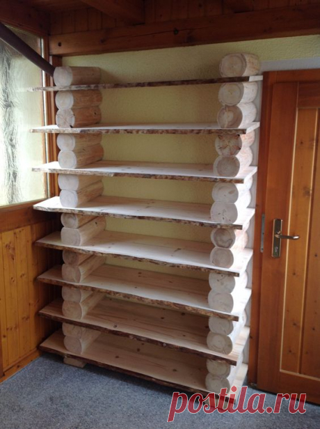 Schuhregal aus massivem Holz