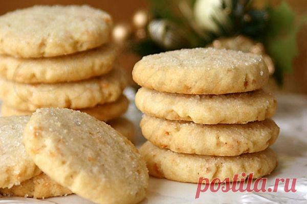 НЕОБЫКНОВЕННО ВКУСНОЕ ПЕЧЕНЬЕ, КОТОРОЕ ТАЕТ ВО РТУ

Ингредиенты:

— масло сливочное — 200 гр.
— майонез — 200 гр.
— яйцо куриное — 1 шт.
— сахар — 1 стак.
— мук пшеничная — 3,5 стак.
— сахар ванильный — 2 ч. л.
— соль — 1/2 ч. л.
— разрыхлитель — 1 ч. л.

Приготовление:

1. Взбейте размягченное при комнатной температуре масло с майонезом, добавьте яйцо, соль, сахар, ванильный сахар и еще раз взбейте до однородности.
2. Добавьте муку, предварительно просеянную через сито вм...