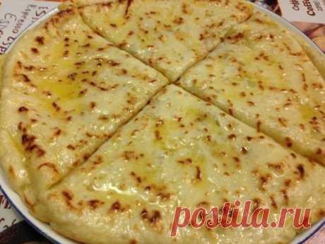 хычины с сыром и зеленью, и еще с картошкой и зеленью