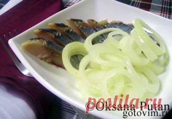 Маринованный лук «экспресс-метод». Рецепт с фото Рецепт маринованного лука, который можно добавлять в любой салат вместо свежего. Потому что побочных эффектов, например, резкого запаха изо рта, не бывает.