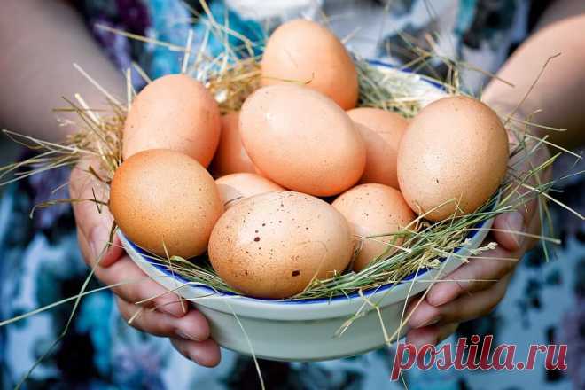 Таблица калорийности продуктов Если вы хотите весить: 55 кг — не более 1540 калорий в день. 50 кг — не более 1420 калорий в день. 45 кг — не более 1350 калорий в день.  Таблица калорийности — ягоды и фрукты (100 грамм ) Абрикосы 47 Авокадо 100 Айва 30 Алыча 38 Ананас 44 Апельсин 45 Арбуз 40 Бананы 90 Брусника 45 Виноград 70