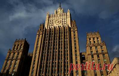МИД РФ: Россия должным образом ответит ЕС за кражу своих активов. Москва обладает достаточными возможностями для встречного политического и экономического реагирования, сообщили во внешнеполитическом ведомстве