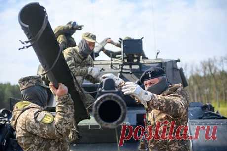 Дания передаст новую партию танков Украине. Дания передаст Украине новую партию танков размером в 45 единиц техники. Об этом заявил министр обороны страны Троэльс Лунд Поульсен. По данным Reuters, военная помощь составит 30 единиц танков Leopard 1 и 15 единиц танков T-72. Ранее Дания пообещала предоставить крупнейший пакет финансовой помощи Украине.