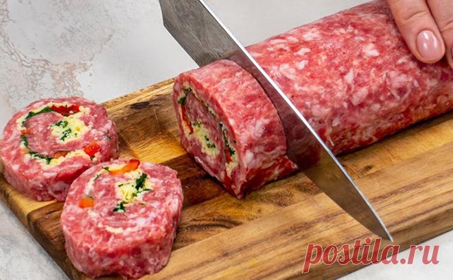 Хотели сделать котлеты, но потом свернули фарш в «колбасу»: теперь домашние просят готовить только так