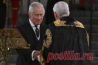 Король Карл III унаследовал миллиарды фунтов стерлингов и тысячи морских существ. После смерти королевы Елизаветы II наследником ее имущества стал Карл III. Король Карл III должен получить многомиллиардное наследство как от короны, так и от частной собственности его матери. Общее состояние Елизаветы II оценивается в 16,2 миллиарда долларов.