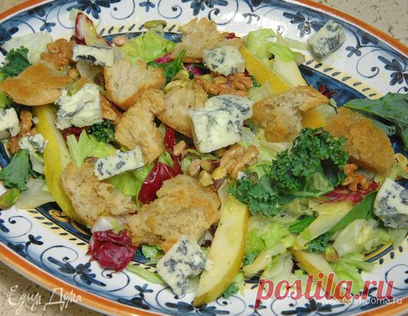 Зеленый салат с орехами, горгонзолой и грушей, рецепт с ингредиентами: чиабатта, горгонзола, груши