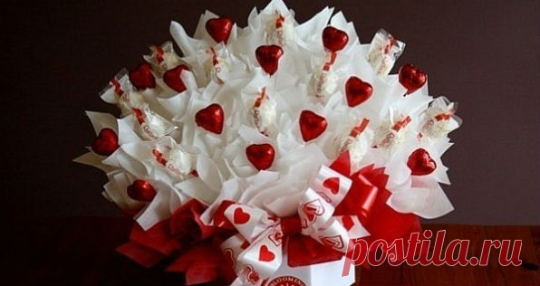 Семья открыла свадебный подарок спустя 9 лет после свадьбы. То, что было внутри их потрясло.... Семья — это работа. Притом работа не простая. В браке бывают счастливы времена, а бывают и трудные. История этого свадебного подарка может многому научить любых молодоженов! “Сегодня, когда мы уложили …