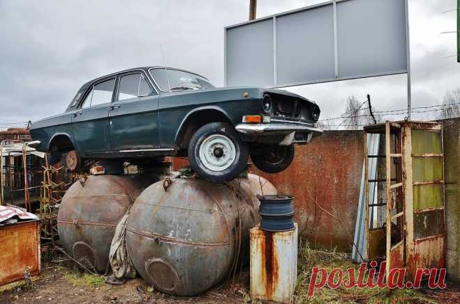Коллекция советских автомобилей в латвийском Даугавпилсе | Чёрт побери