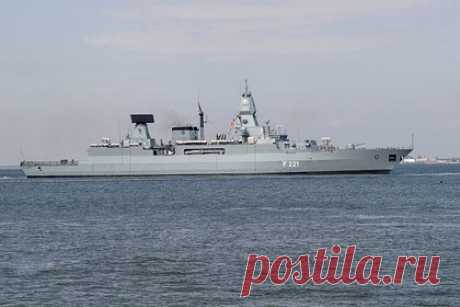 Германия захотела отправить оснащенное ракетами судно в Красное море. Германия заявила о намерении отправить фрегат «Гессен», оснащенный ракетами, в Красное море для участия в миссии Европейского союза (ЕС). Сообщается, что судно снабжено зенитными ракетами и системой радиолокационной разведки. Германия планирует отправить его в Красное море первого февраля.